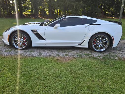 White 2017 Chevrolet Corvette Z06