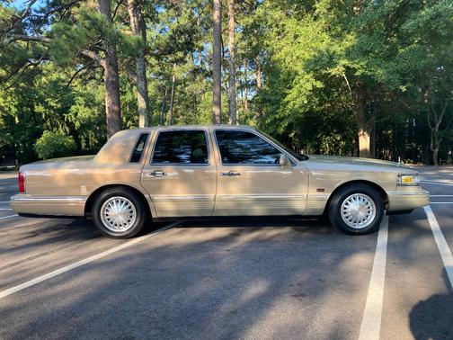 1996 Lincoln Town Car Signature