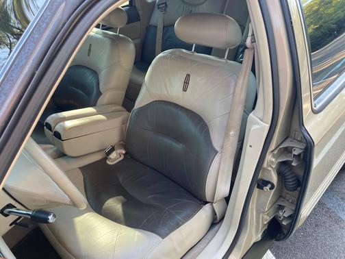 1996 Lincoln Town Car Signature