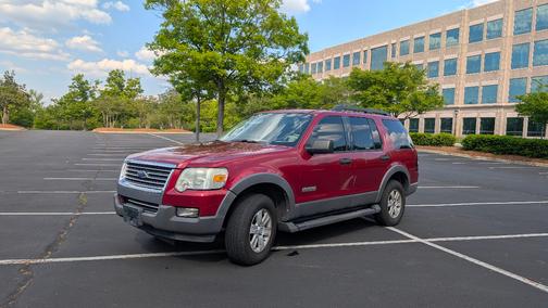 Red 2006 Ford Explorer XLT