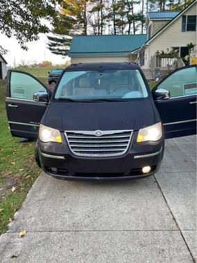 2010 Chrysler Town & Country Limited