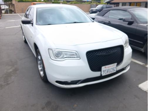 White 2015 Chrysler 300 Limited