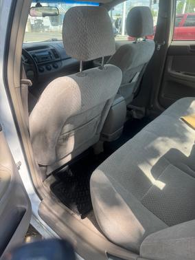 White 2004 Toyota Camry LE