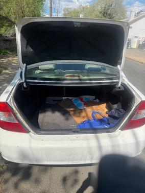 White 2004 Toyota Camry LE