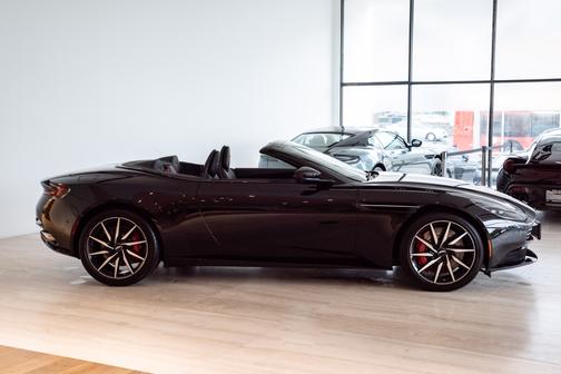 Photo 3 of 27 of 2019 Aston Martin DB11 Volante