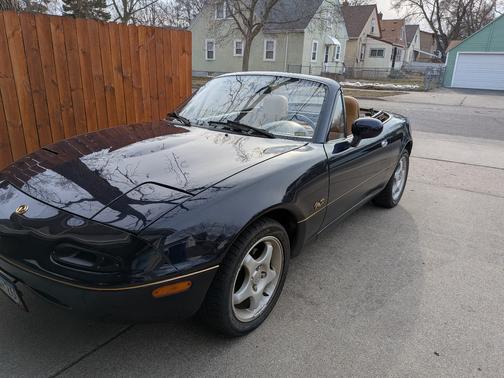 Blue 1996 Mazda MX-5 Miata Base