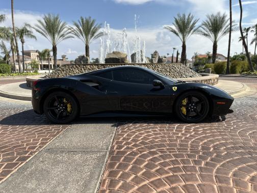 2016 Ferrari 488 GTB Base