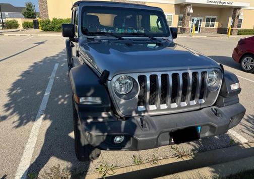 Silver 2018 Jeep Wrangler Unlimited Sport S