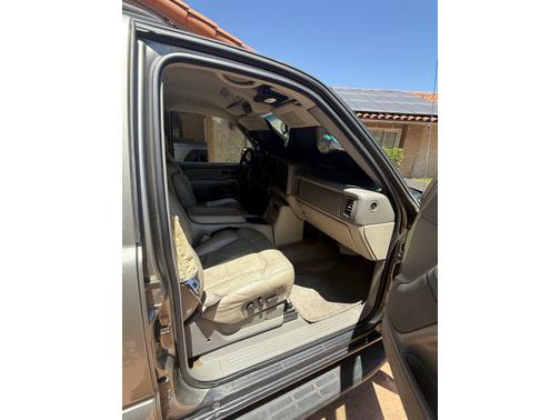 2002 Chevrolet Suburban 2500 LT