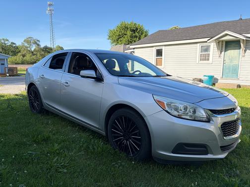 Silver 2015 Chevrolet Malibu 1LT