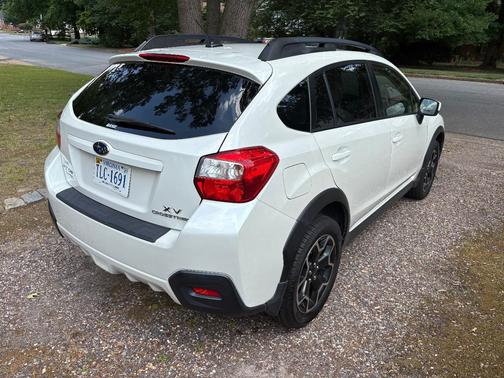 White 2015 Subaru XV Crosstrek 2.0i Premium