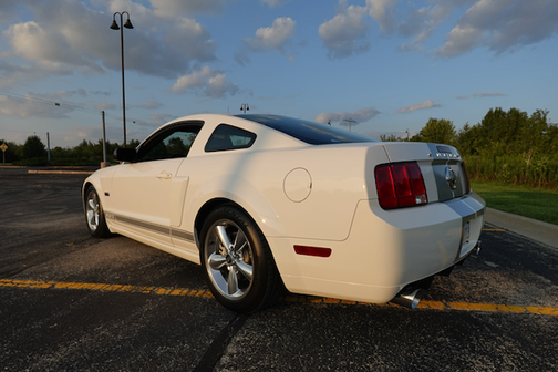 White 2007 Ford Mustang GT