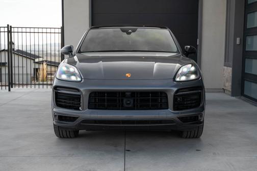 2022 Porsche Cayenne GTS Coupe AWD