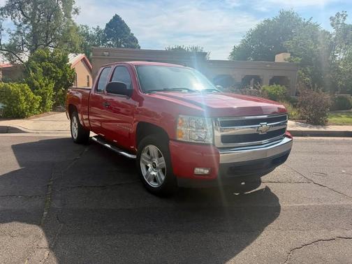Red 2008 Chevrolet Silverado 1500 LT1 Extended Cab