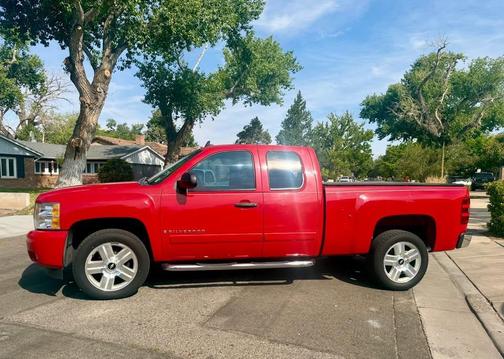 Red 2008 Chevrolet Silverado 1500 LT1 Extended Cab