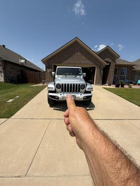 Silver 2022 Jeep Wrangler Unlimited Sahara High Altitude