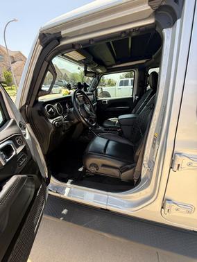 Silver 2022 Jeep Wrangler Unlimited Sahara High Altitude