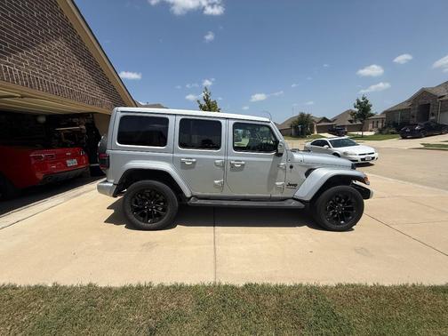 Silver 2022 Jeep Wrangler Unlimited Sahara High Altitude