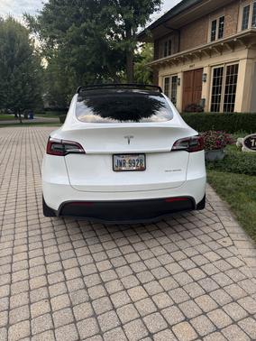 White 2023 Tesla Model Y Long Range