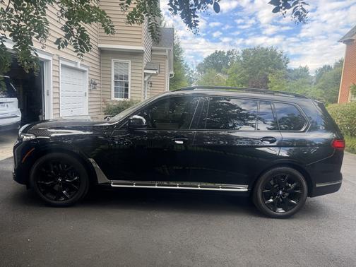 Black 2021 BMW X7 xDrive40i