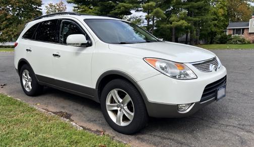 White 2011 Hyundai Veracruz Limited