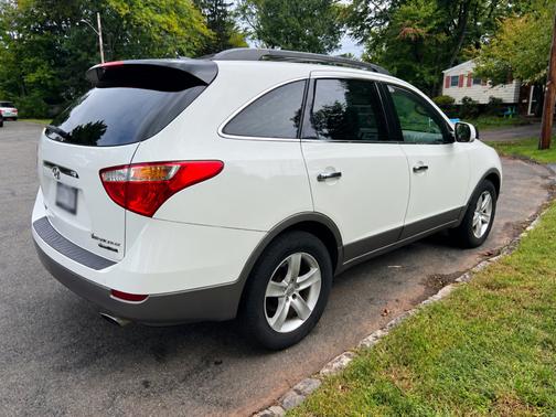 White 2011 Hyundai Veracruz Limited