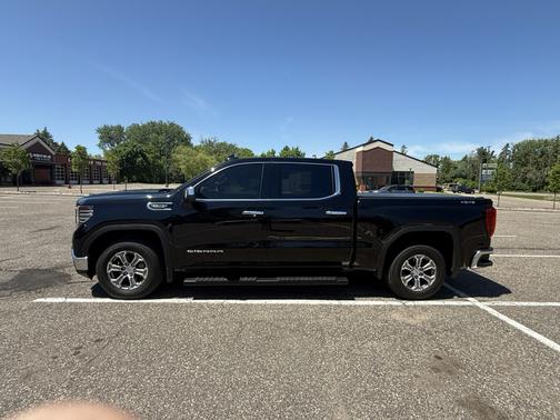 Black 2023 GMC Sierra 1500 SLT