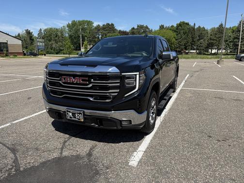 Black 2023 GMC Sierra 1500 SLT