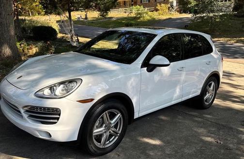 2014 Porsche Cayenne Cayenne Platinum Edition