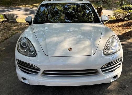 2014 Porsche Cayenne Cayenne Platinum Edition