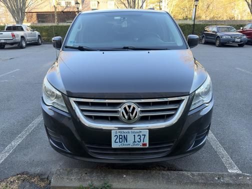 Gray 2011 Volkswagen Routan SE