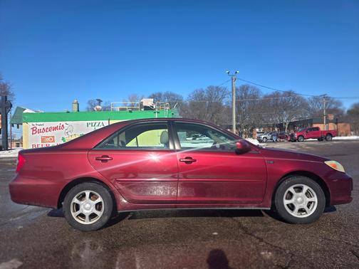 2004 Toyota Camry LE