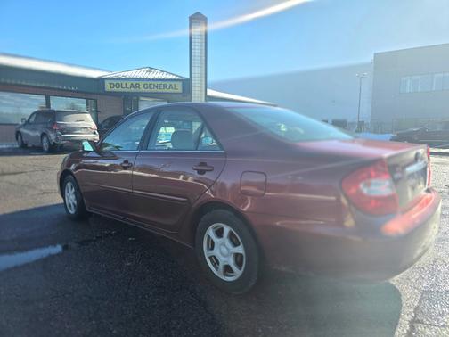 2004 Toyota Camry LE