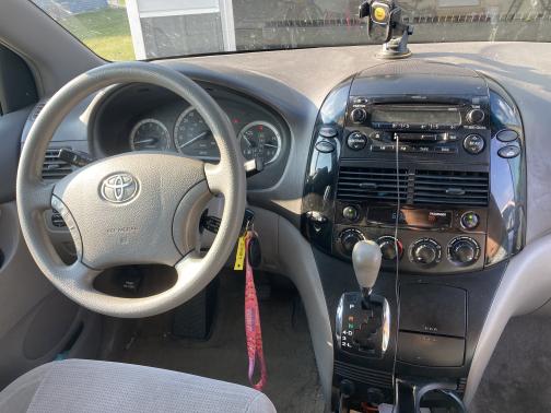 2005 Toyota Sienna CE