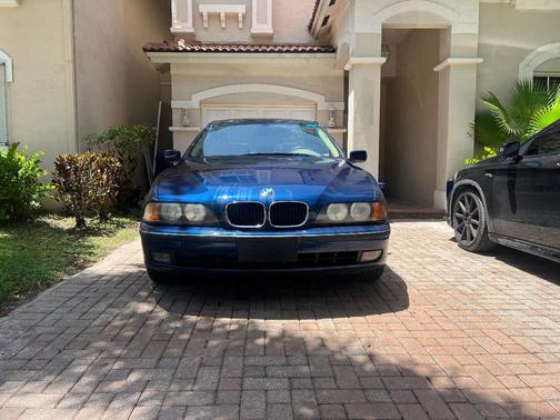 Blue 1999 BMW 528 i