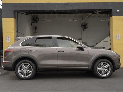 2016 Porsche Cayenne Cayenne