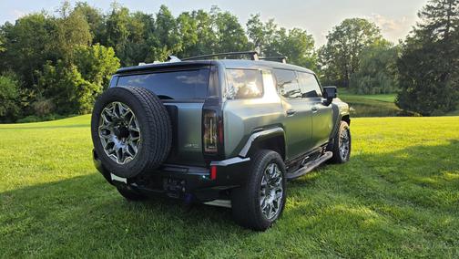 Green 2024 GMC HUMMER EV SUV 3X