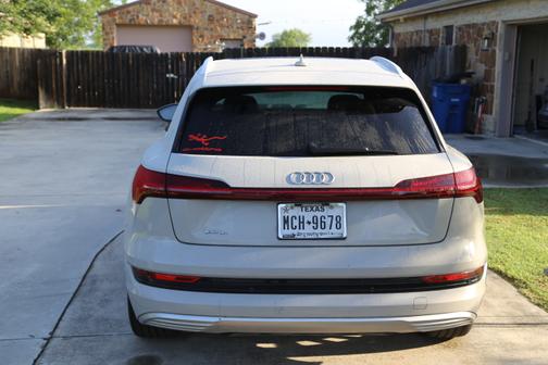 2019 Audi e-tron Prestige