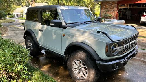 Gray 2023 Ford Bronco Badlands Advanced