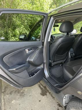 Gray 2015 Hyundai TUCSON SE