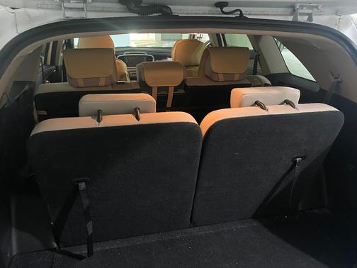 White 2019 Kia Sorento LX