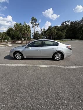 Silver 2009 Nissan Altima 2.5