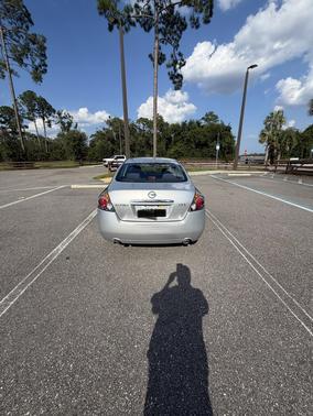 Silver 2009 Nissan Altima 2.5