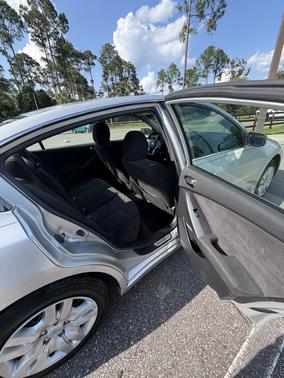 Silver 2009 Nissan Altima 2.5