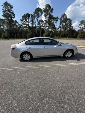 Silver 2009 Nissan Altima 2.5
