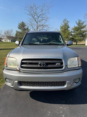 2004 Toyota Sequoia SR5