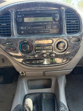 2004 Toyota Sequoia SR5