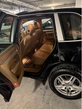2010 Porsche Cayenne Base