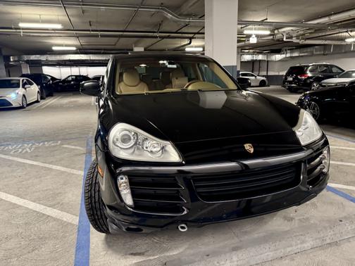 2010 Porsche Cayenne Base