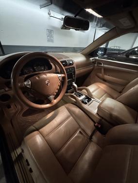 2010 Porsche Cayenne Base